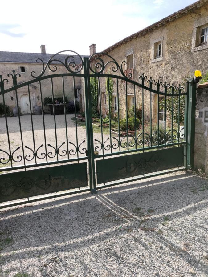 לינה וארוחת בוקר Tigné Le Manoir De Gatines מראה חיצוני תמונה