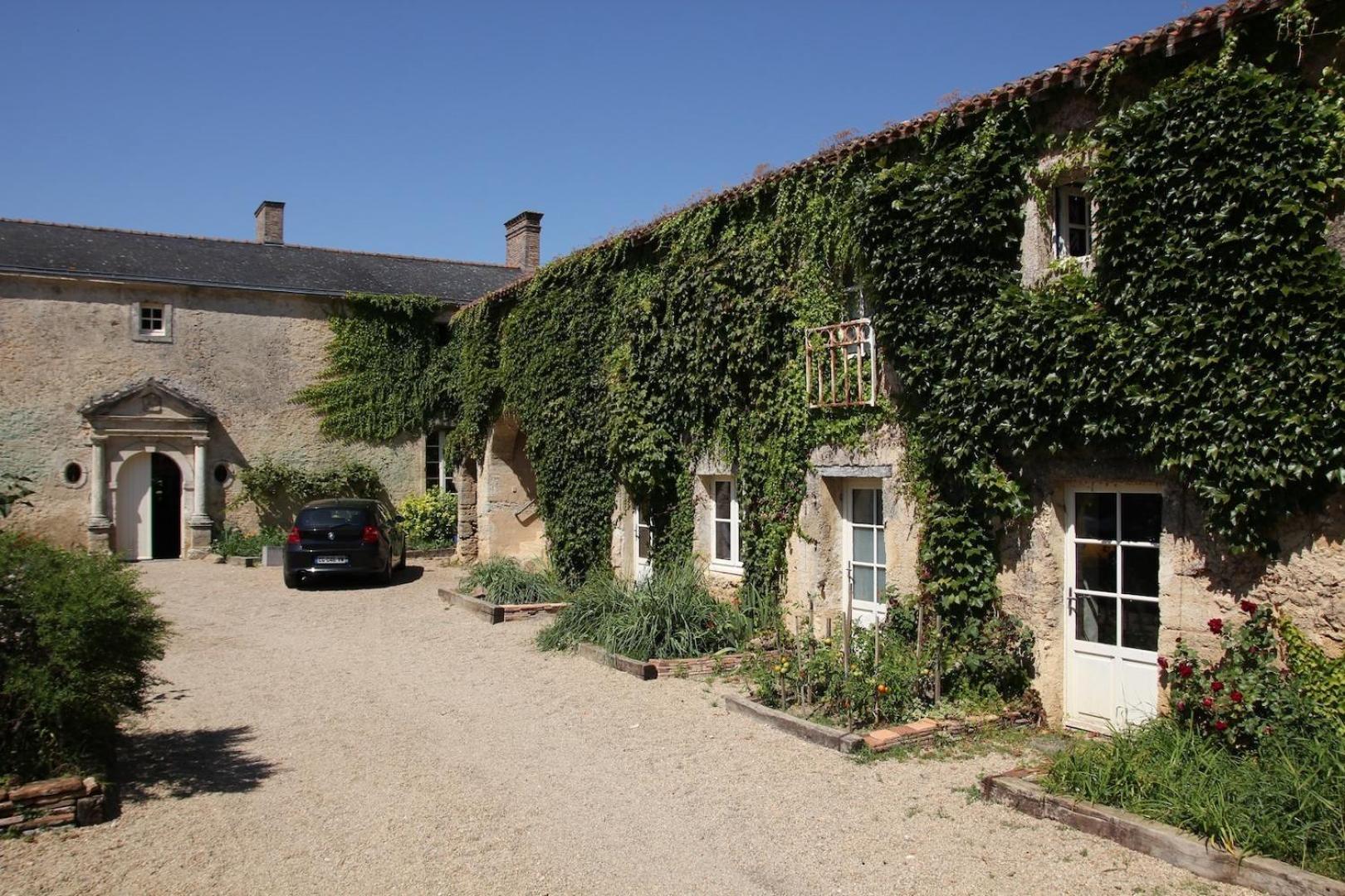 לינה וארוחת בוקר Tigné Le Manoir De Gatines מראה חיצוני תמונה